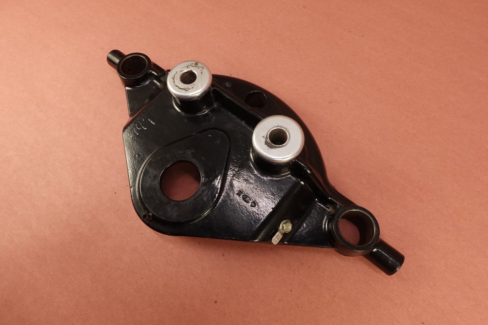 01-06 Harley Davidson Electra Glide FLHTCUI UPPER TRIPLE TREE FORK CLAMP