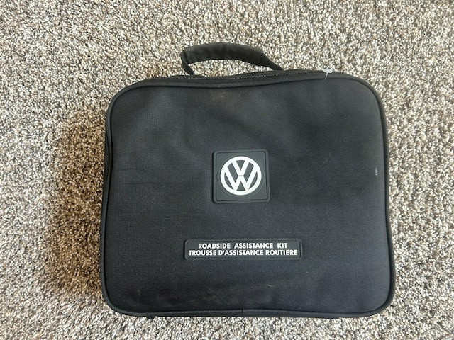 EMERGENCY ROADSIDE ASSISTANCE KIT GREAT FOR ANY VEHICLE!!