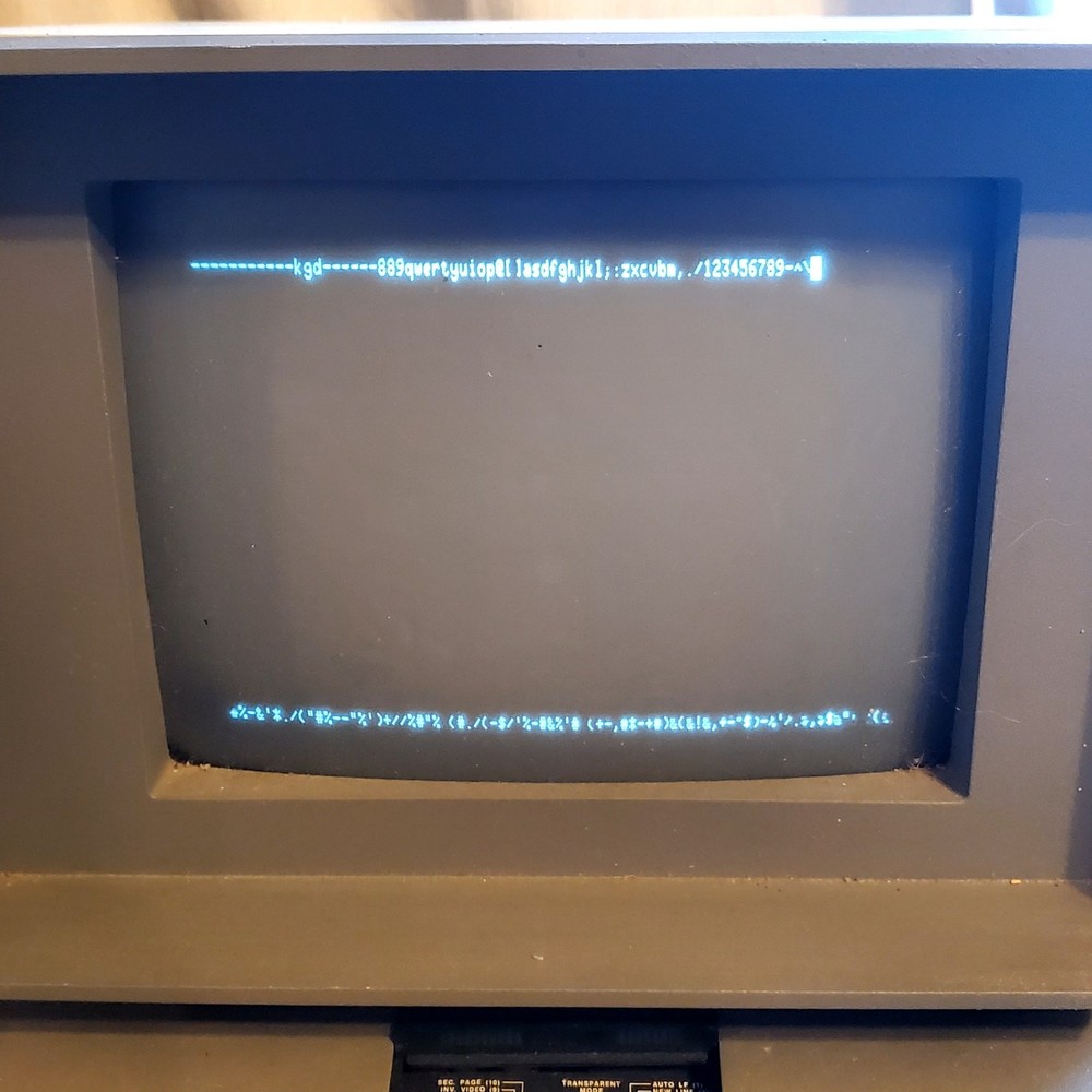 Perkin Elmer 550s CRT Video Terminal Computer Vtg Powers On