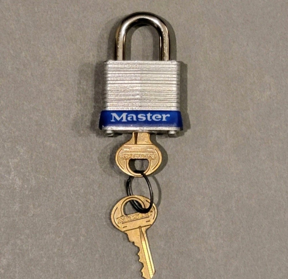 Master Lock 7 Keyed Alike 2 Standard Shackle Rectangular Steel Padlocks