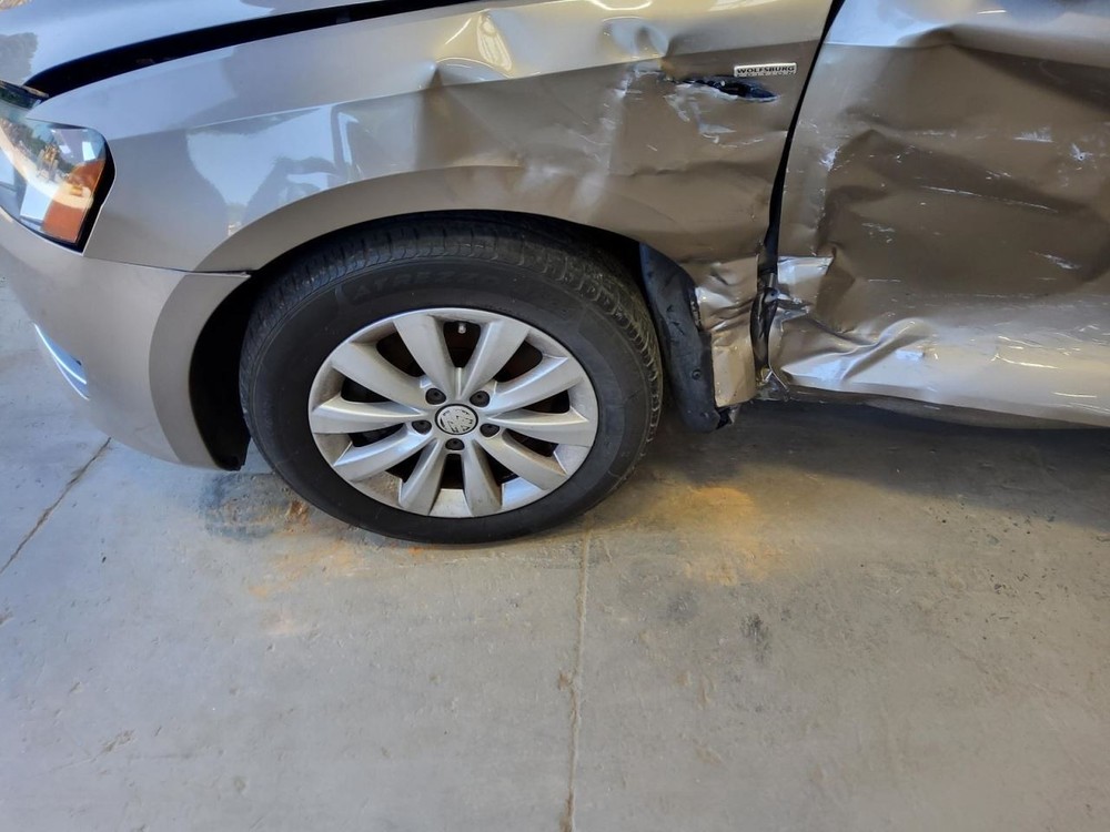 PASSAT 2015 Battery Tray 485737