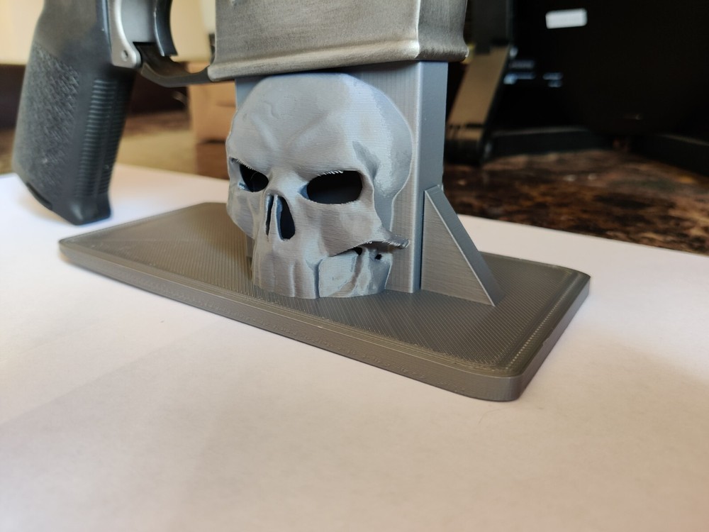 Skull Theme Sporting Rifle Display Stand (Gray)