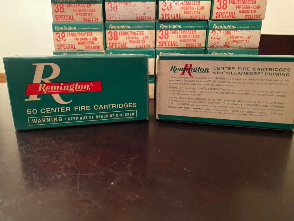 [Antique Remmington Targetmaster 38 special empty ammunition box]