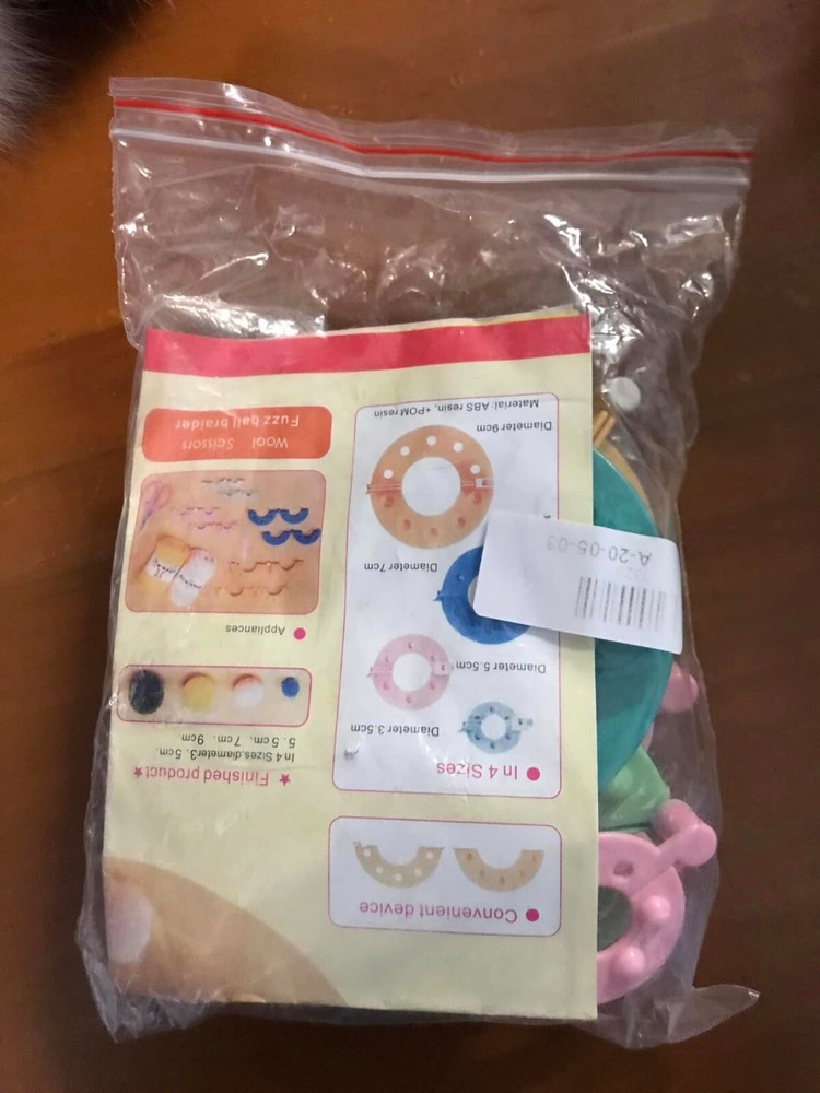 Pom Pom maker - Packet of 8