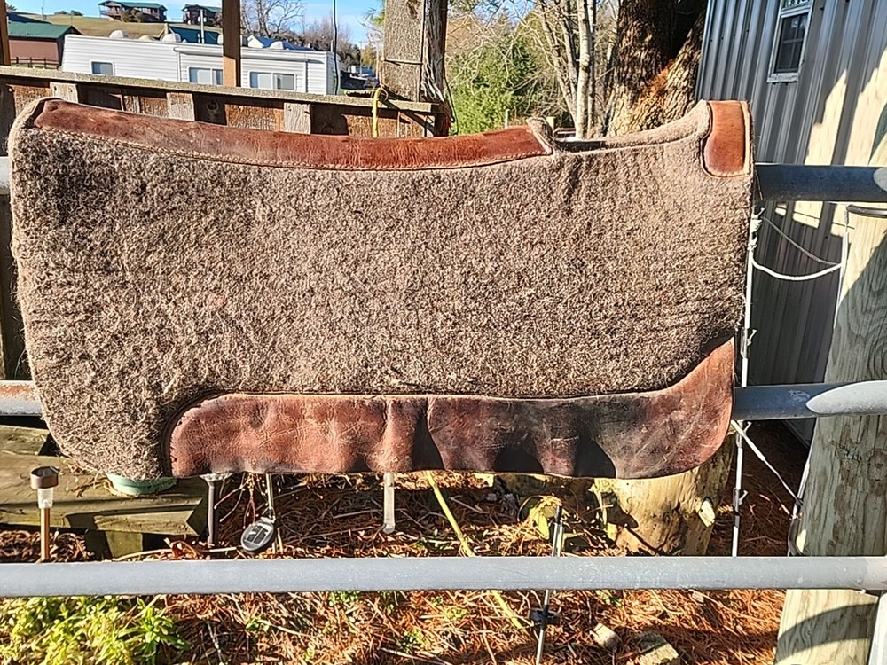 Triple E Thick Felt Contour Western Saddle Pad 31 X 31