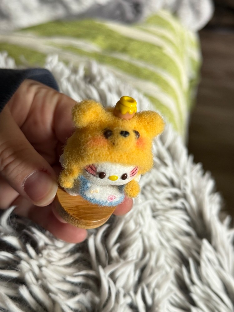 Crochet Hello Kitty in Pooh Hat