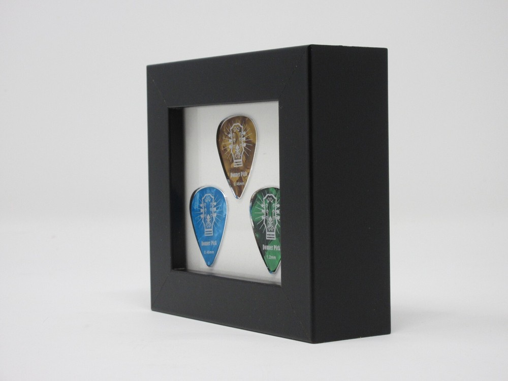 3 GUITAR PICKS (NOT INCLUDED) SMALL DISPLAY FRAME