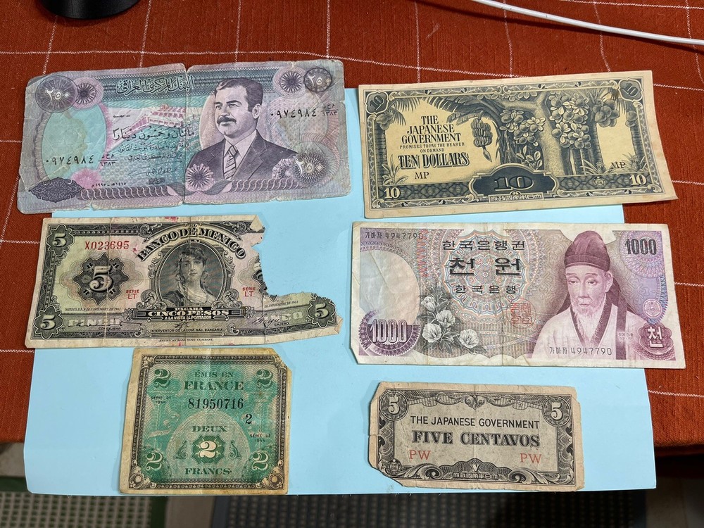 World Foreign 6 Banknotes Lot