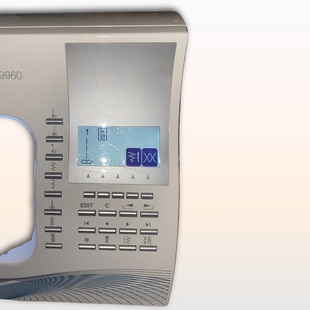 SINGER® Quantum Stylist 9960 Sewing Machine with Extension Table & BUNDLE