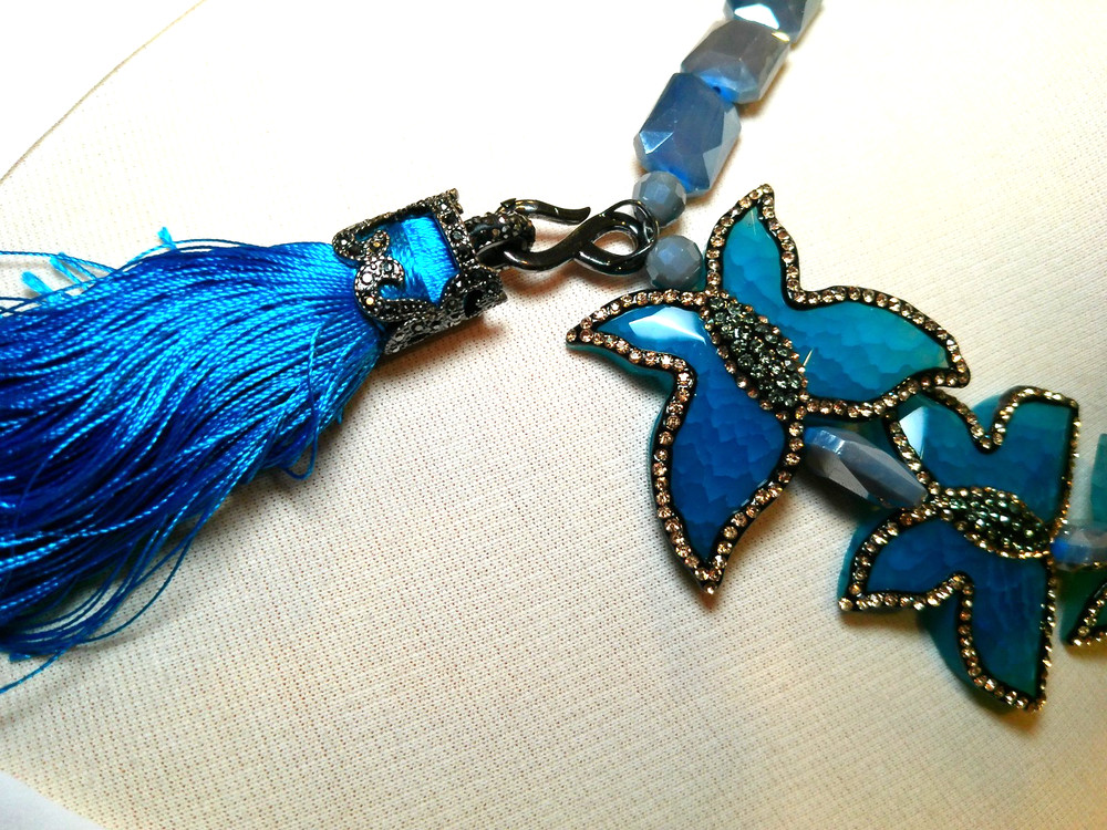 Two Toned Blue statement necklace (420)