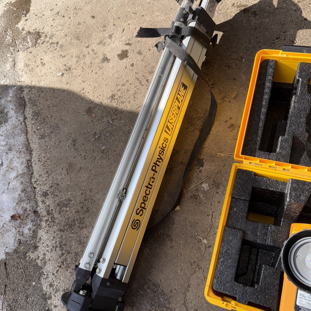 Spectra Physics Laser Plane Leveling System 130 ￼