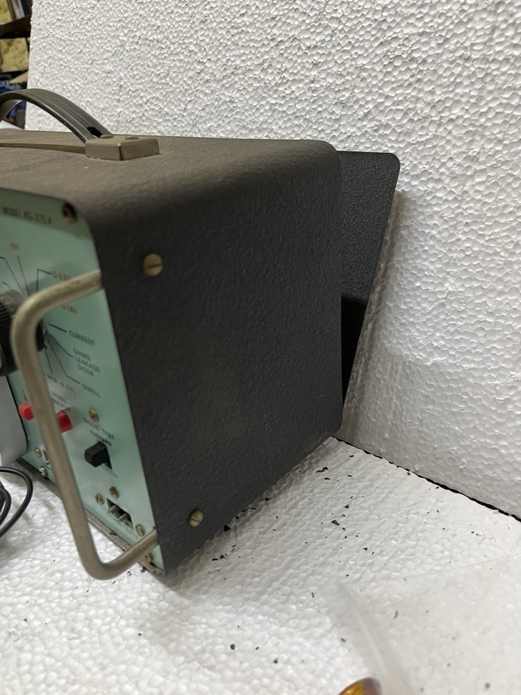 Vintage Knight Model KG-375 A Universal Auto Analyzer Untested