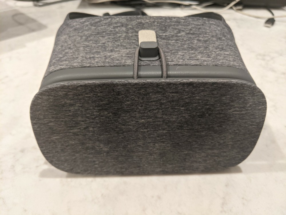 Google Daydream View VR Headset - Slate 1st Generation - Original Box