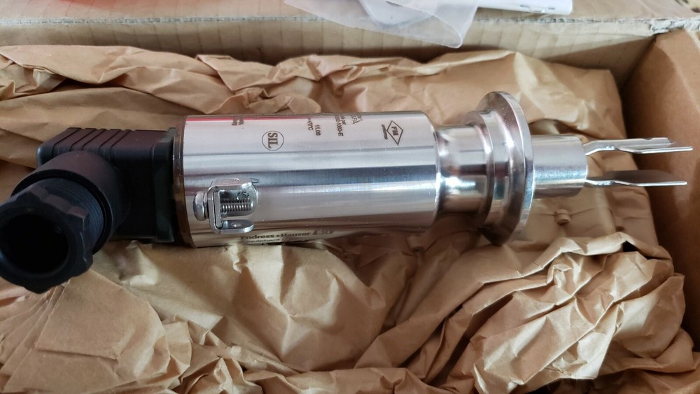 ENDRESS HAUSER FTL50H-PTC2AC8E3A LIQUIPHANT M LEVEL LIMIT SWITCH