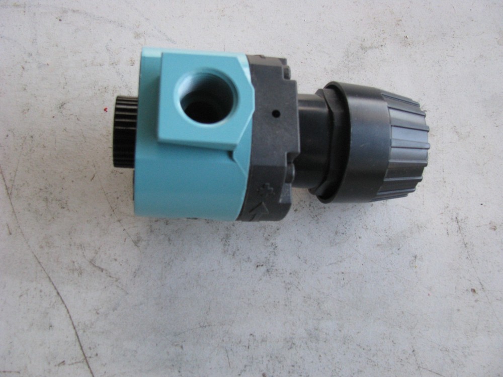 Wilkerson air regulator #R16-04-000