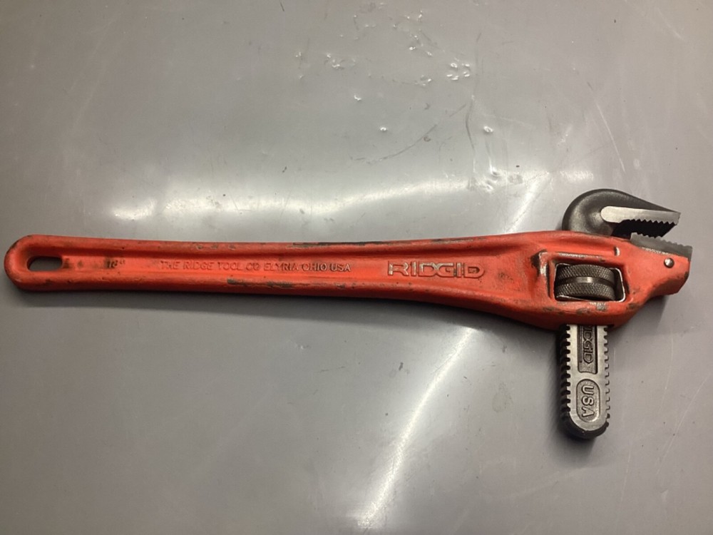 Ridgid Tools 18” Heavy Duty 90° Offset Pipe Wrench NOTE Hook Jaw Has Chipped End