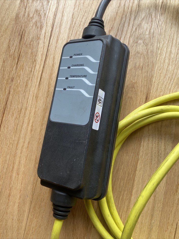 BMW i3 EV Charger Base Mobility Range Extender Hatchback electric charging cable