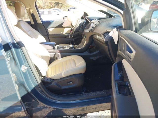 EDGE 2019 Glove Box 5026112