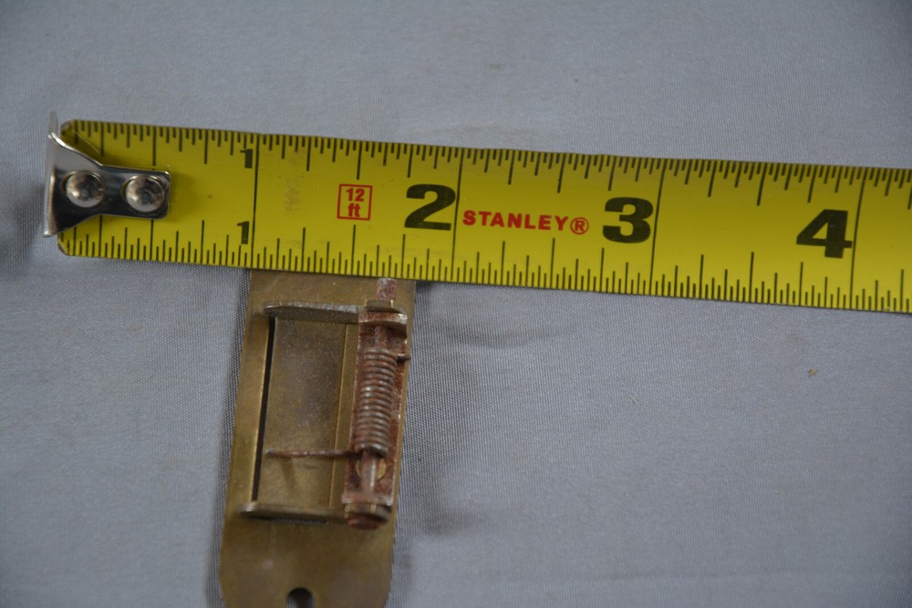 GOOD ANTIQUE SOLID BRASS ROLL TOP DESK TAMBOUR LOCK KEEPER (G52)