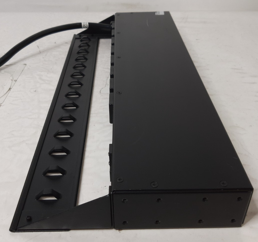 APC AP7901 Switched Rack PDU 8-Outlets Power Distribution Unit