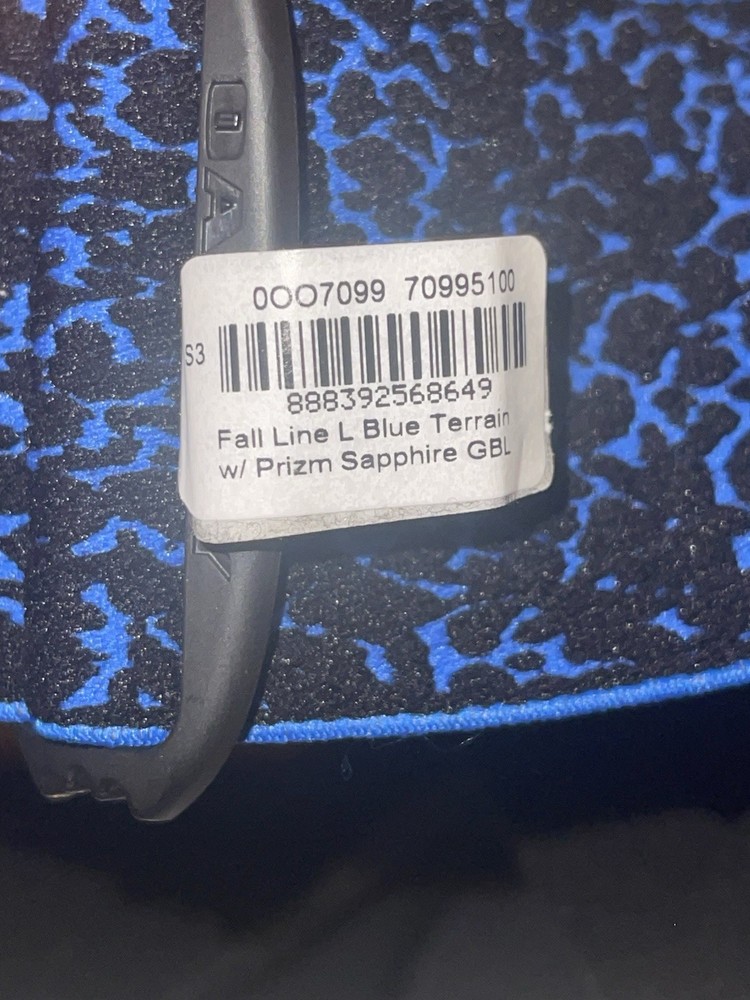 Oakley Fall Line L Blue terrain with Prizm Sapphire