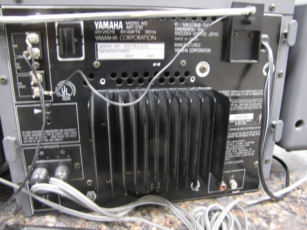 Yamaha AST-C10 Compact Component System AM/FM CD Dual Cassette Speakers -Powers