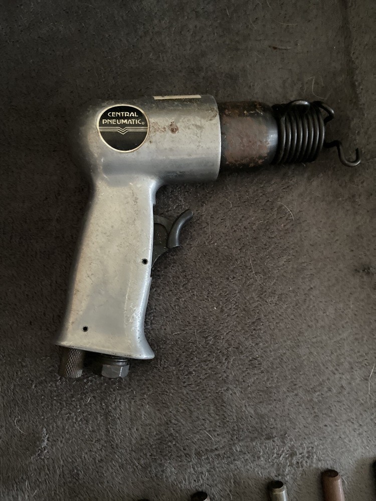 Central Pneumatic Impact 150mm Air Hammer With Bits