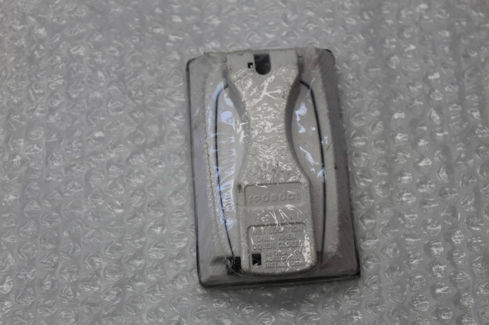 RED DOT DCCU-WH RECEPTACLE COVER NSMP