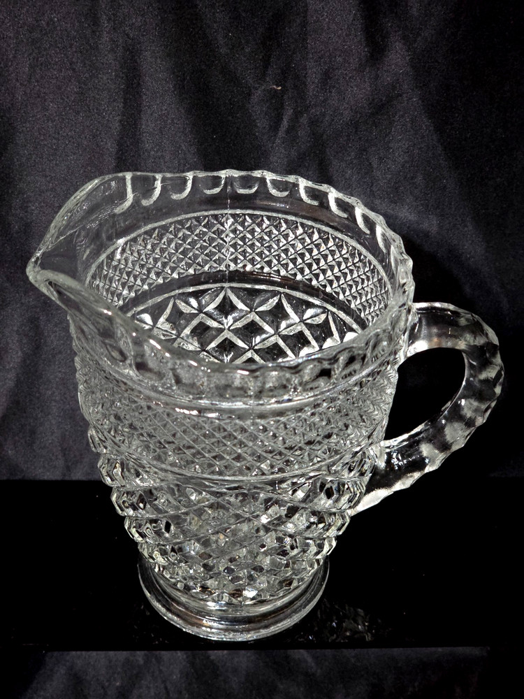 Anchor Hocking Wexford Clear Pint Pitcher Diamond Pattern – 5.5"