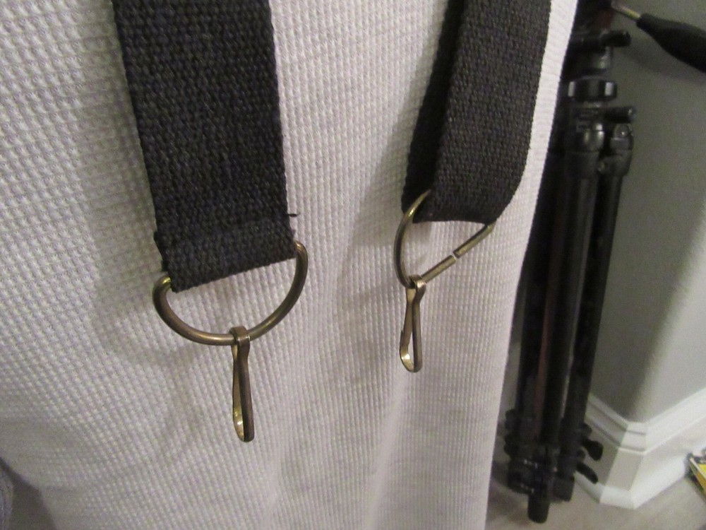 Nice Used Non-Hippie Boring Solid Camera Strap Looks Nice Good Condition