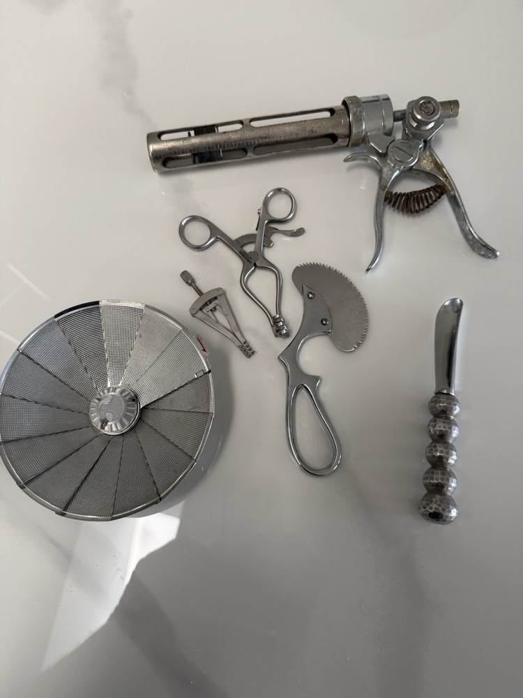 Predator Medkit  All Metal Tool Set