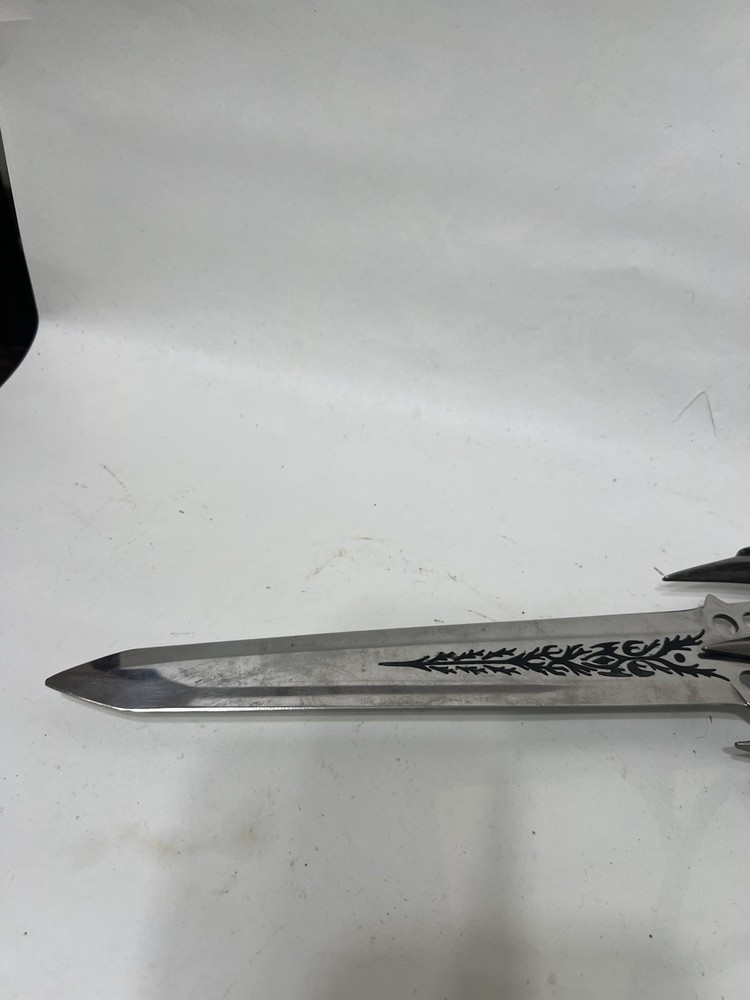 Knife fantasy/medieval style dagger.
