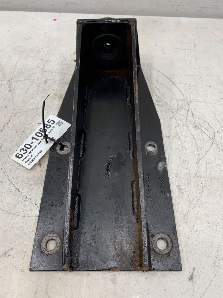 1982 Kenworth W900B Cab Mount (630-10685)
