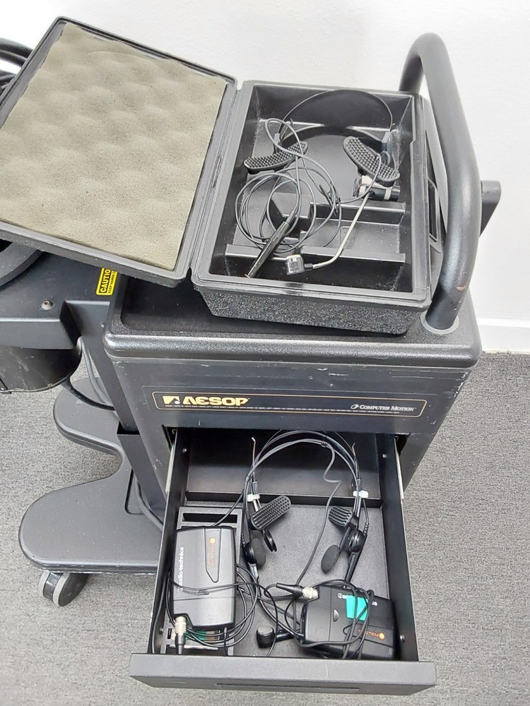 INTUITIVE SURGICAL AESOP 3000 Surgical Robot System