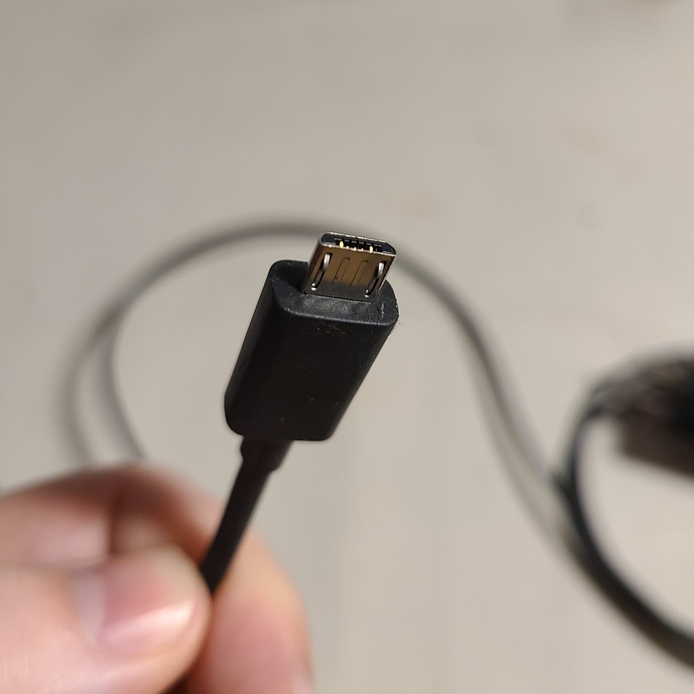 Amazon RS03QR, Amazon Echo Dot 2nd Gen Smart Speaker 1/8" Audio Output Micro USB