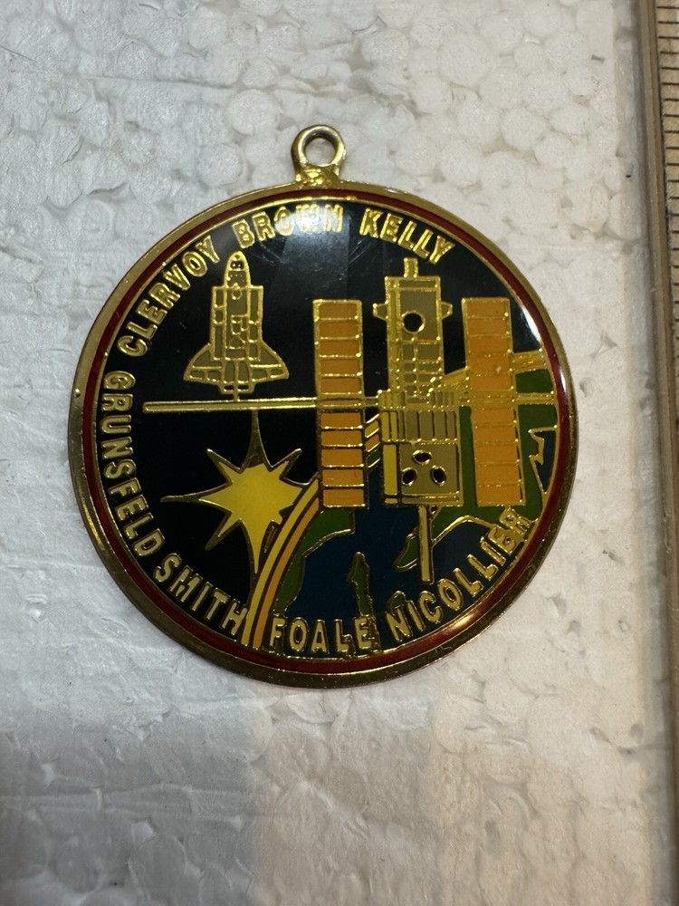 Vintage NASA Space Shuttle Keychain