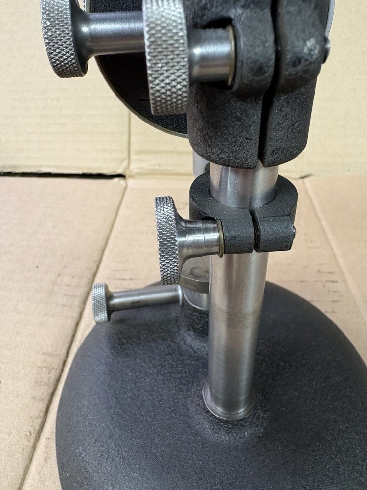 Starrett No. 654 Bench Comparator Stand W/655-141 Dial Indicator
