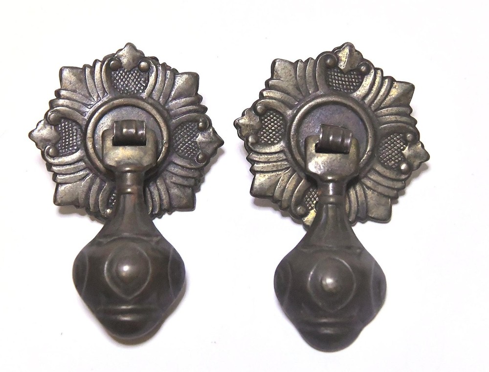 2 MATCHING METAL TEAR DROP DRAWER PULLS