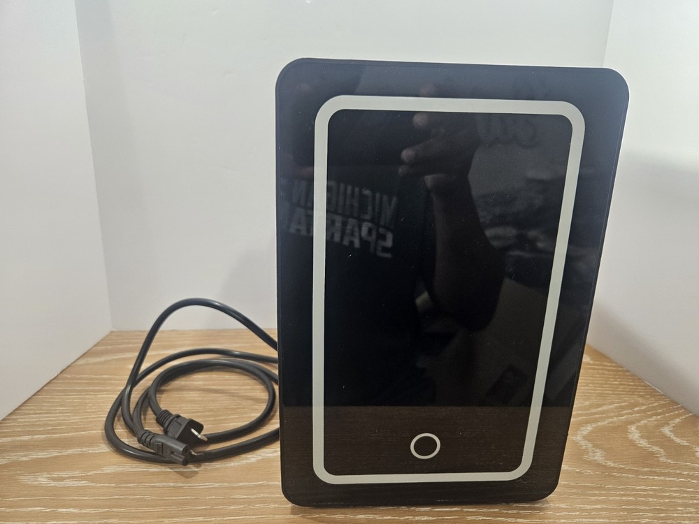 LED LIGHTED MINI FRIDGE K6100BK