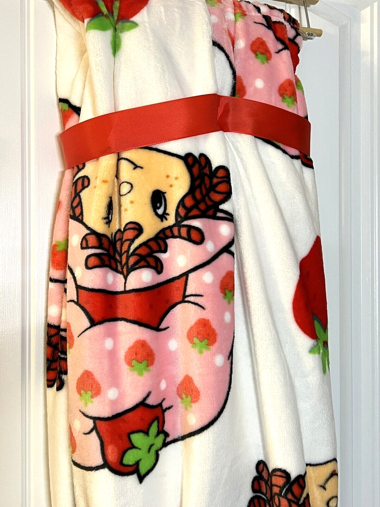 Strawberry Shortcake Faces Plush Throw Blanket 60"x70" NWT