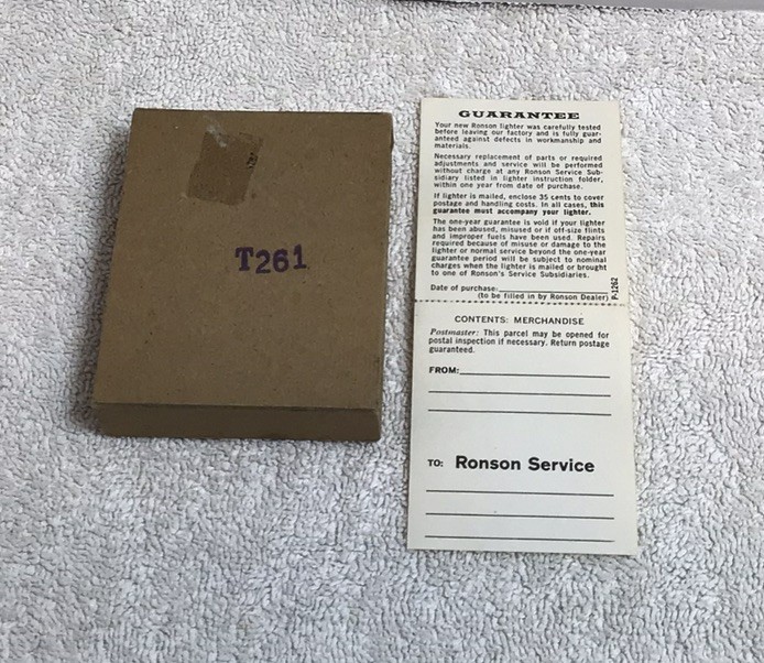 Vintage Ronson typhoon lighter in original box == Untested ==