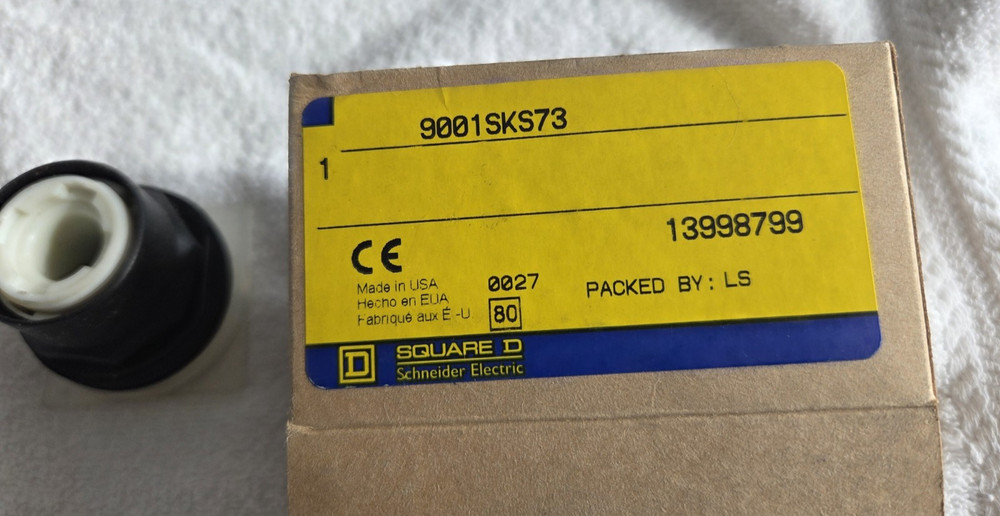 ( 1 ) Square D 9001SKS73 Harmony Non-Illuminated Selector Switch Operator