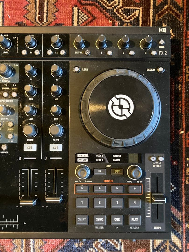 Native Instruments Traktor Kontrol S4 MK1 DJ Controller Case Headphone Tested