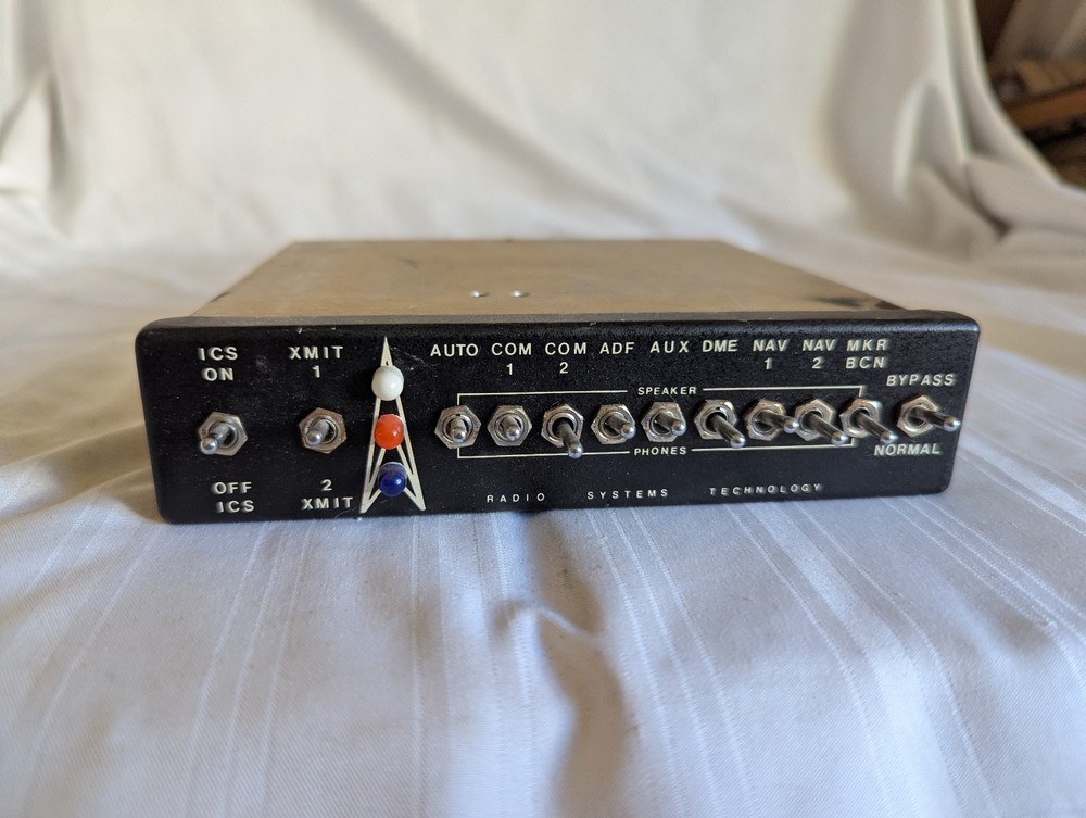 Radio Systems Technology 504 Aviation Audio Management untested Serial 689-2129