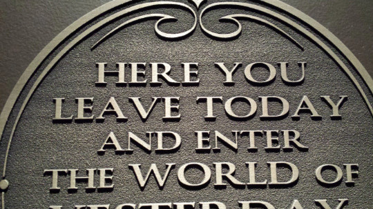 Disneyworld Entranceway Plaque