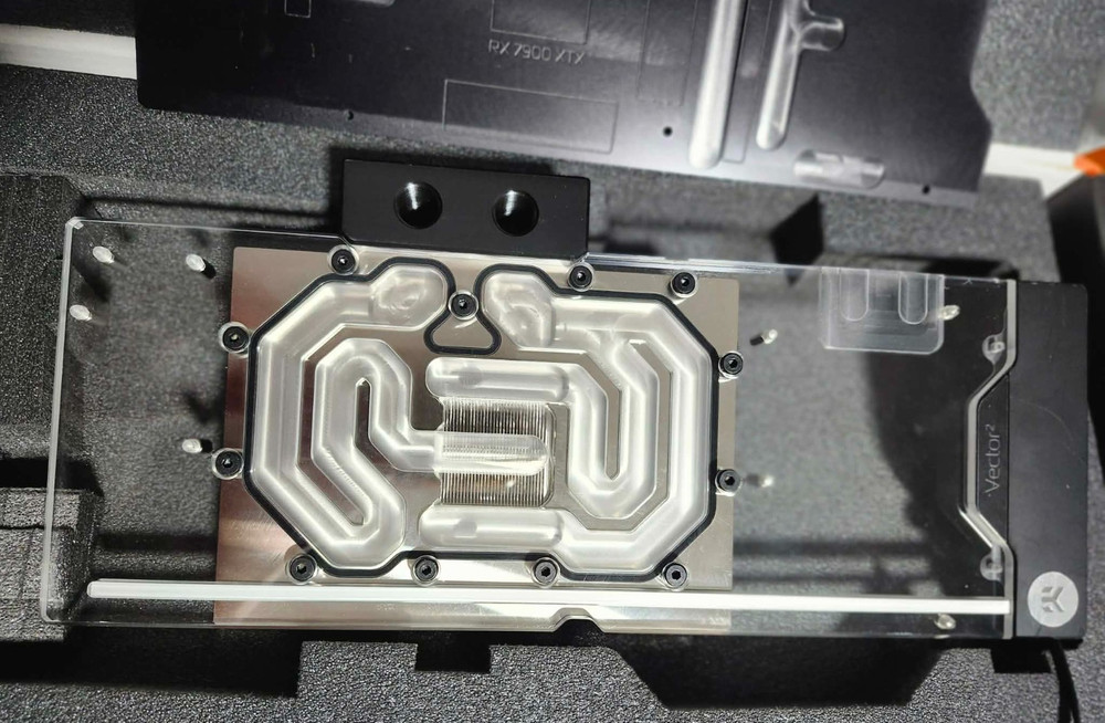 EK-Quantum Vector 2 Red Devil RX 7900 XTX GPU Water Block, Nickel + Plexi READ