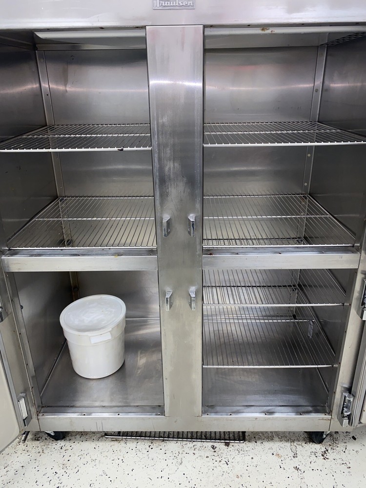 Large Ice Cream Store Closed, Selling Equipment Individually