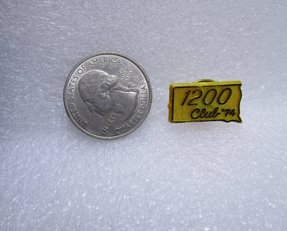 1974 1200 Club Plastic Pin