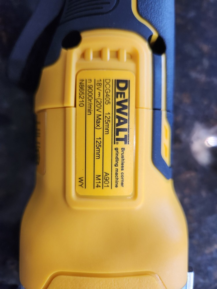 New Dcg405 DeWalt Angle Grinder