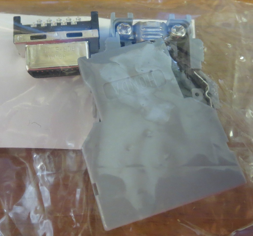 Fanuc A02B-0124-K101  Plug